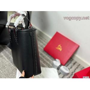 バッグ流行 安心国内発送 大変人気ブランド コピー 通販Christian Louboutin