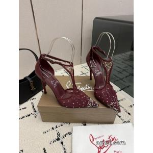 ブーツChristian Louboutinコピー ブランド今シーズンも人気ブランド 不動の人気商品 販売店舗限定モデル..