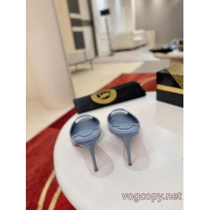 Christian Louboutin偽 ブランド完売前に 今年もトレンド SS26限定版サンダル..