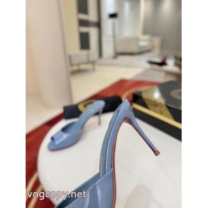 Christian Louboutin偽 ブランド完売前に 今年もトレンド SS26限定版サンダル..