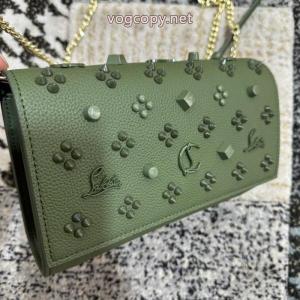 クリスチャンルブタンブランド コピー ショップ冬秋物先行発売  2026新品入荷 落ち着いた感覚バッグ..