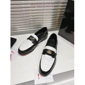 スーパー コピー 安心 ビジネスシューズ主役になる存在感 完売必至!!  新作可愛い花柄 Christian Louboutin..