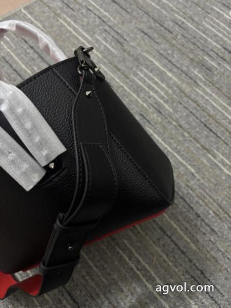 今季おすすめの話題作 冬の大人カジュアルスタイル 数量限定在庫限りスーパー コピー 通販 優良Christian Louboutinバッグ.. 3
