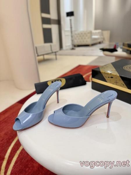 Christian Louboutin偽 ブランド完売前に 今年もトレンド SS26限定版サンダル.. 2
