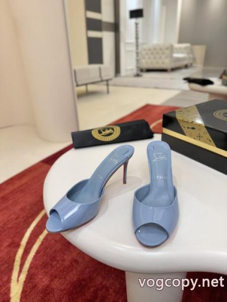 Christian Louboutin偽 ブランド完売前に 今年もトレンド SS26限定版サンダル.. 1
