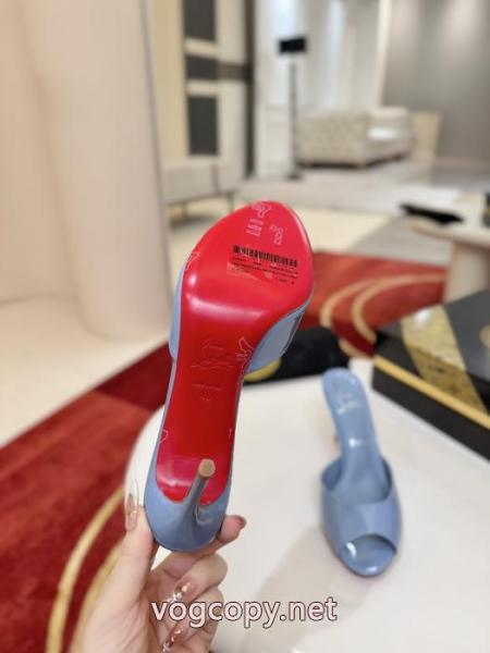 Christian Louboutin偽 ブランド完売前に 今年もトレンド SS26限定版サンダル.. 5