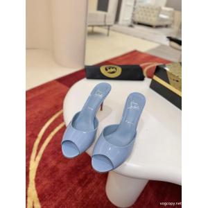 Christian Louboutin偽 ブランド完売前に 今年もトレンド SS26限定版サンダル..