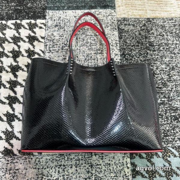 着まわしアクセント 絶対欲しい 新作数量限定セールクリスチャンルブタンコピー 品 販売バッグ.. 6